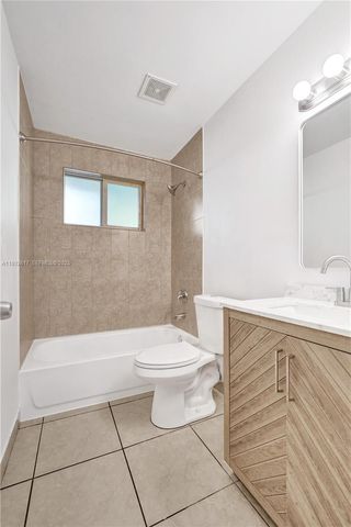 30 SW 8th St 1, Hallandale Beach, FL 33009