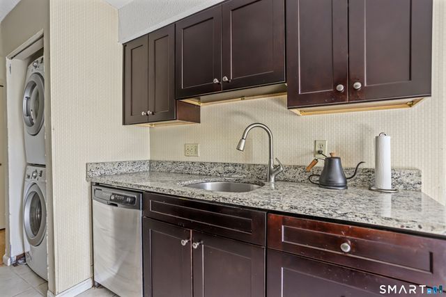 365 Mather Street 38, Hamden, CT 06518