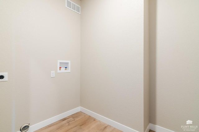 5619 Goheen Drive, Manhattan, KS 66503