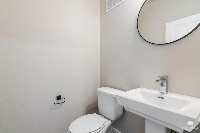 5619 Goheen Drive, Manhattan, KS 66503