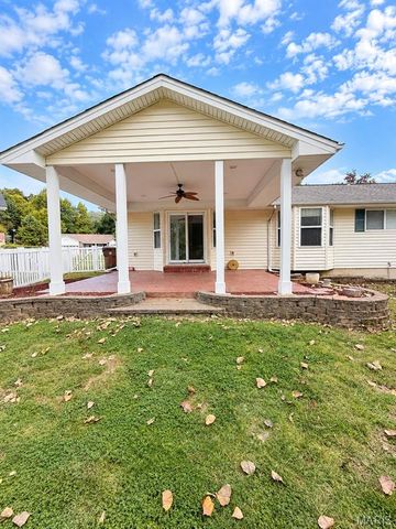 3 Fairfax Drive, St Peters, MO 63376