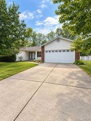 3 Fairfax Drive, St Peters, MO 63376