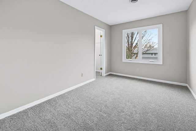 3910 Aspen Hill Drive, Bettendorf, IA 52722