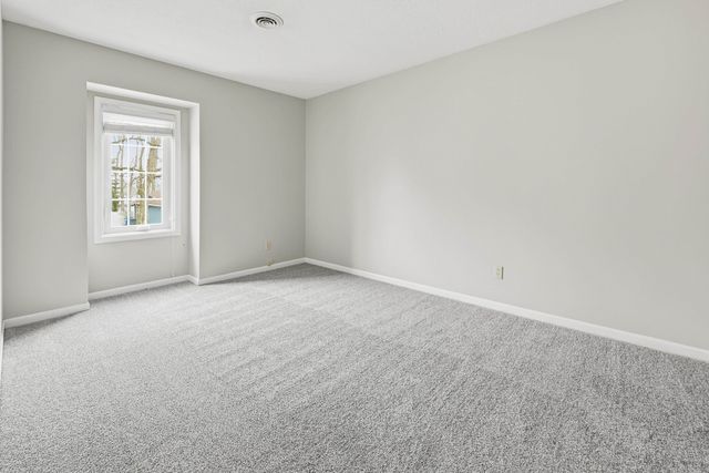 3910 Aspen Hill Drive, Bettendorf, IA 52722