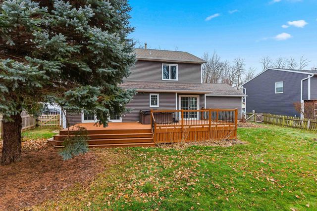 3910 Aspen Hill Drive, Bettendorf, IA 52722