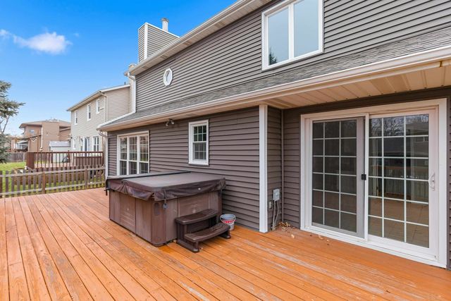 3910 Aspen Hill Drive, Bettendorf, IA 52722