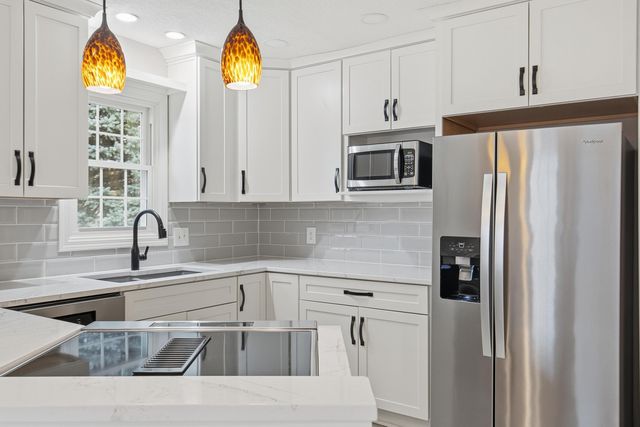 3910 Aspen Hill Drive, Bettendorf, IA 52722