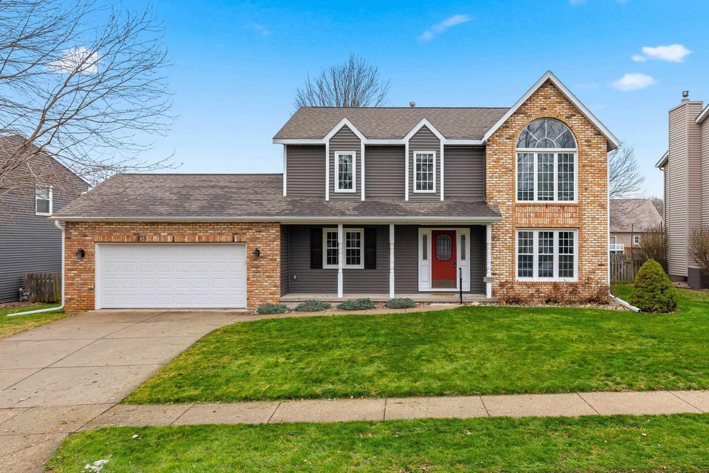 3910 Aspen Hill Drive, Bettendorf, IA 52722