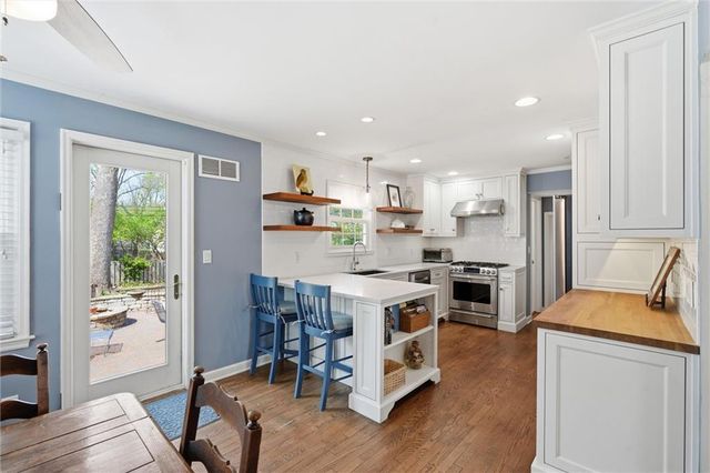 6800 Granada Road, Prairie Village, KS 66208