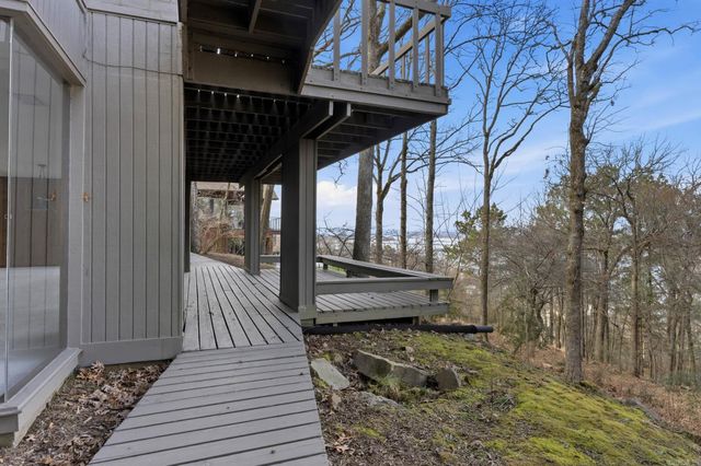 9 Timberlake Drive, Little Rock, AR 72202