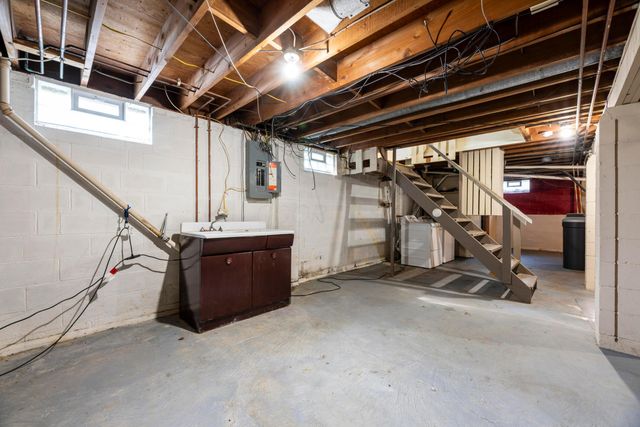 892 Lincoln Drive, Circleville, OH 43113