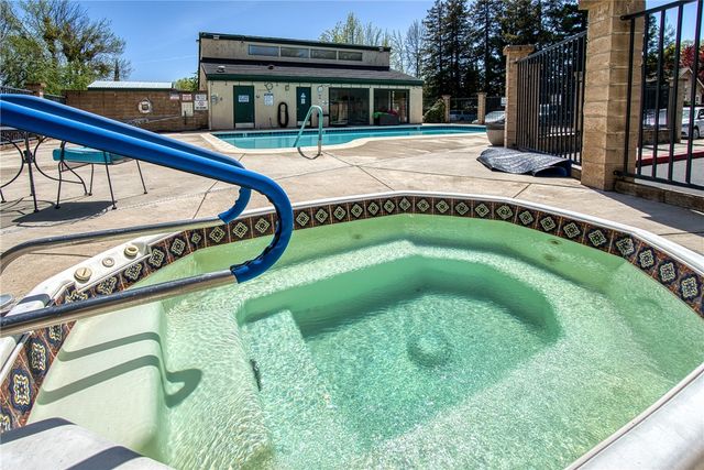 10 Royale Avenue 13A-2, Lakeport, CA 95453