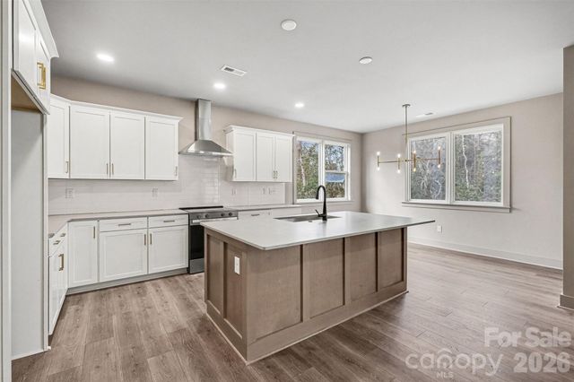 2418 Crestview Drive, Charlotte, NC 28216