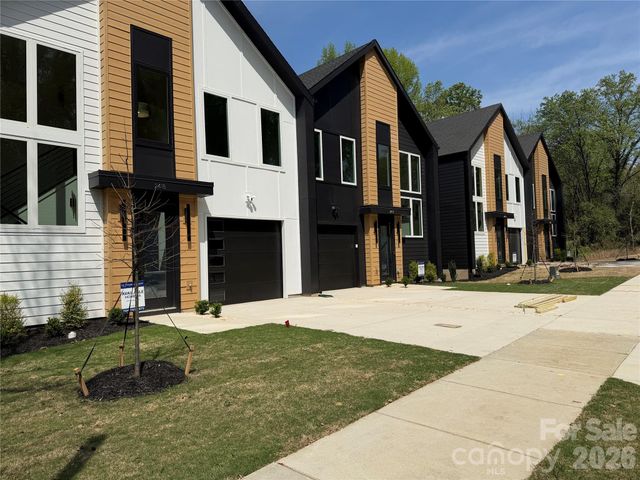 2418 Crestview Drive, Charlotte, NC 28216