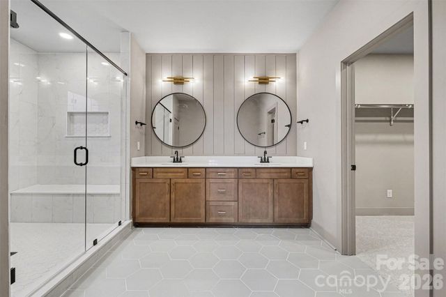 2418 Crestview Drive, Charlotte, NC 28216