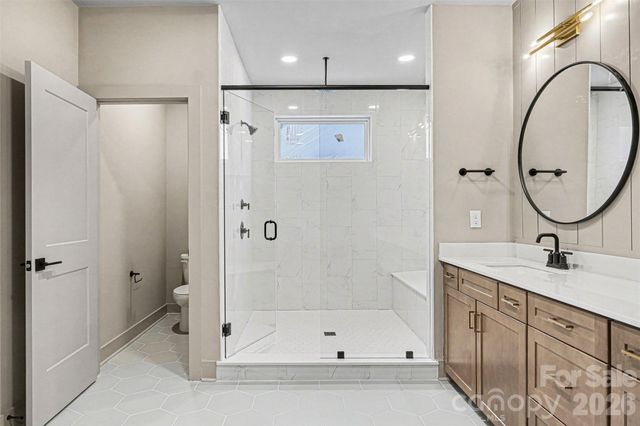 2418 Crestview Drive, Charlotte, NC 28216