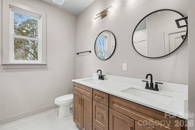 2418 Crestview Drive, Charlotte, NC 28216