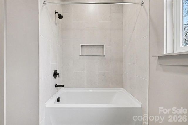 2418 Crestview Drive, Charlotte, NC 28216