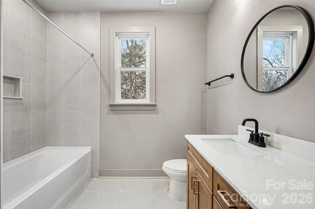 2418 Crestview Drive, Charlotte, NC 28216