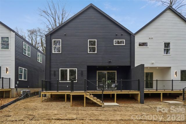 2418 Crestview Drive, Charlotte, NC 28216