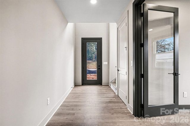 2418 Crestview Drive, Charlotte, NC 28216