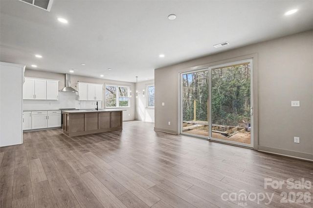 2418 Crestview Drive, Charlotte, NC 28216