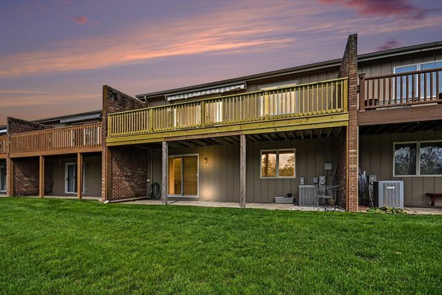 53 Village Woods Drive, Crete, IL 60417