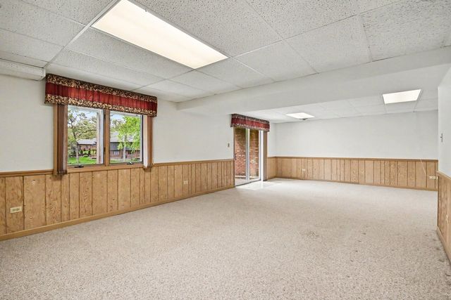 53 Village Woods Drive, Crete, IL 60417