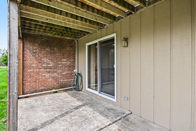 53 Village Woods Drive, Crete, IL 60417