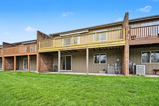 53 Village Woods Drive, Crete, IL 60417
