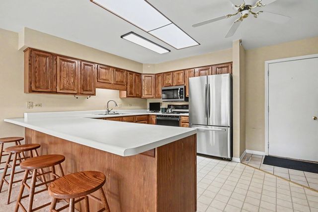 53 Village Woods Drive, Crete, IL 60417
