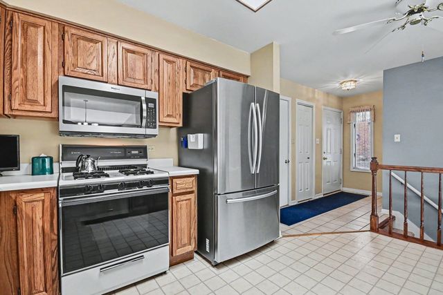 53 Village Woods Drive, Crete, IL 60417