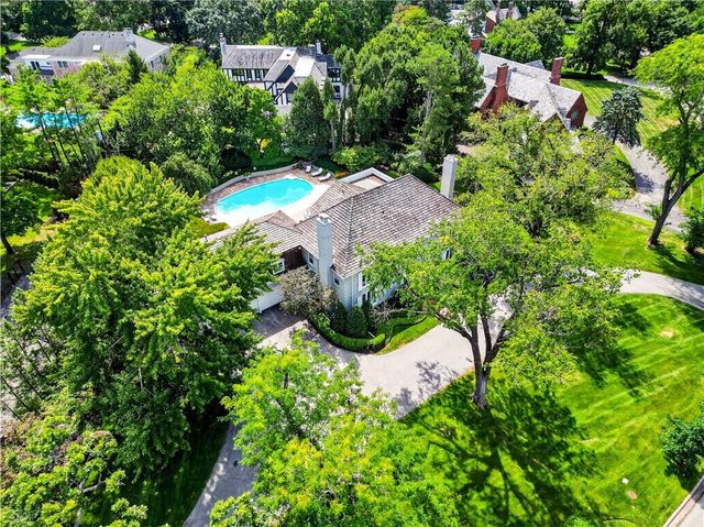 2835 Verona Road, Mission Hills, KS 66208