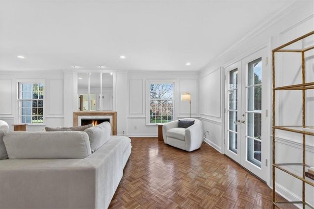 2835 Verona Road, Mission Hills, KS 66208