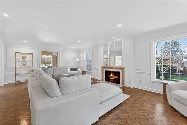 2835 Verona Road, Mission Hills, KS 66208