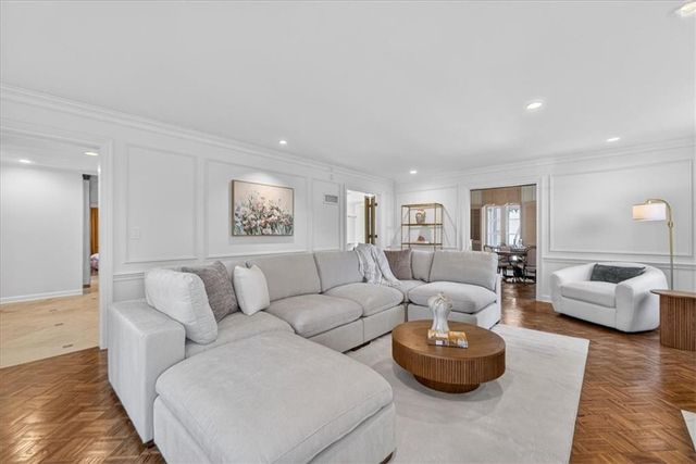 2835 Verona Road, Mission Hills, KS 66208