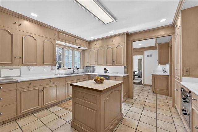 2835 Verona Road, Mission Hills, KS 66208