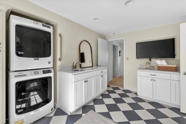 2835 Verona Road, Mission Hills, KS 66208