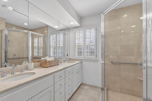 2835 Verona Road, Mission Hills, KS 66208