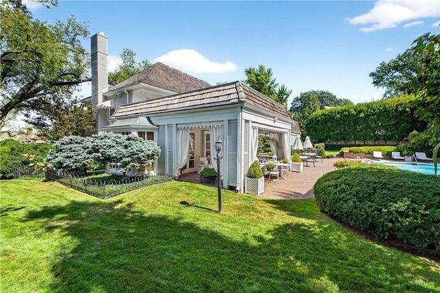 2835 Verona Road, Mission Hills, KS 66208