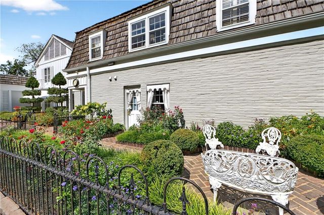 2835 Verona Road, Mission Hills, KS 66208