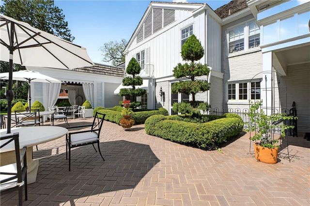 2835 Verona Road, Mission Hills, KS 66208