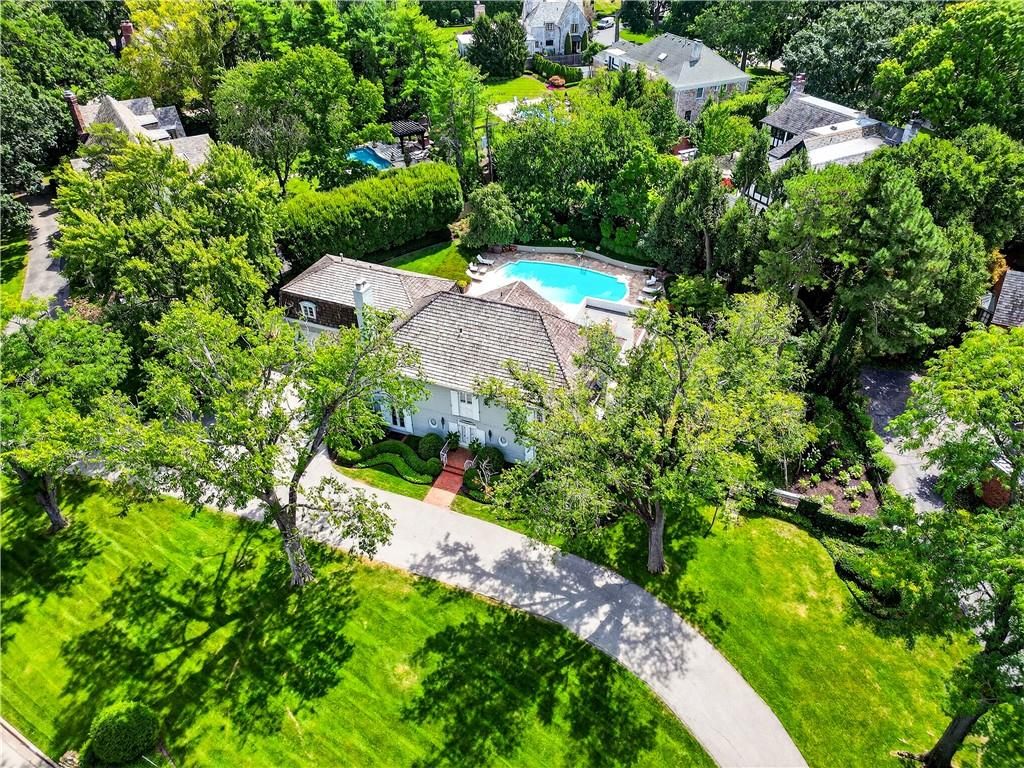 2835 Verona Road, Mission Hills, KS 66208