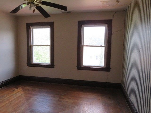 810 Howard St, Monongahela City, PA 15063