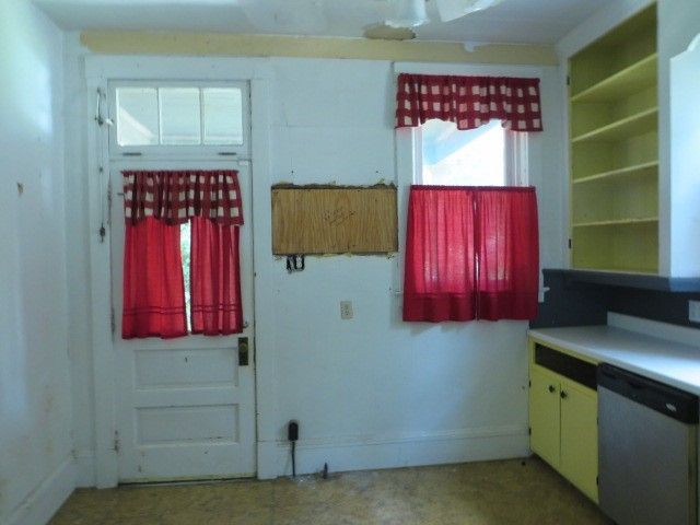 810 Howard St, Monongahela City, PA 15063