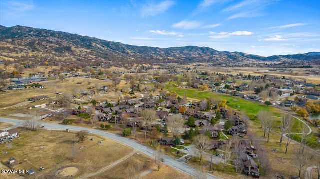 2 Village Lane, Tehachapi, CA 93561