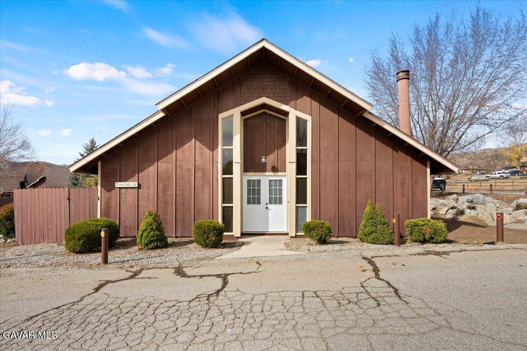 2 Village Lane, Tehachapi, CA 93561