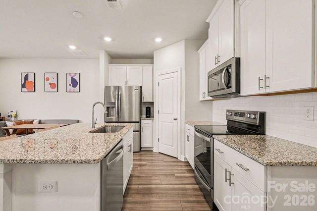 2207 Belterra Drive, Charlotte, NC 28216