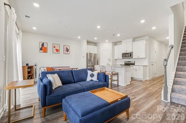 2207 Belterra Drive, Charlotte, NC 28216