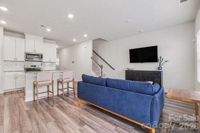 2207 Belterra Drive, Charlotte, NC 28216